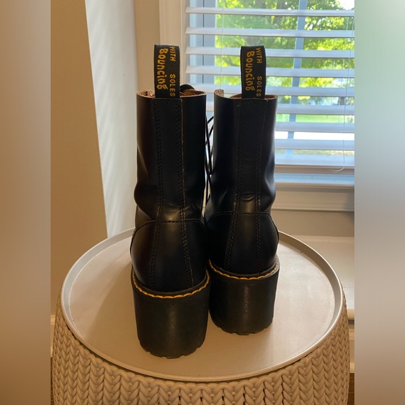 Dr. Martens Leona black leather boots - Picture 2 of 3